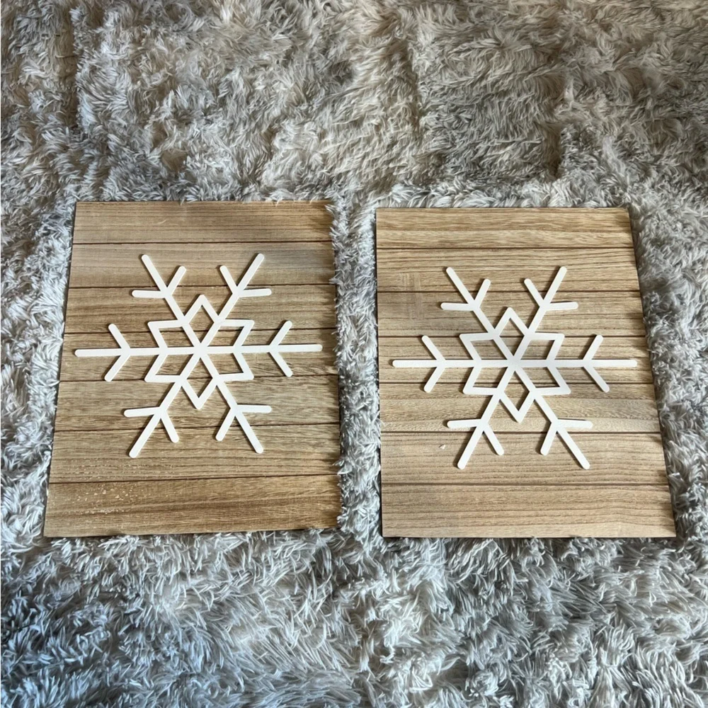NWT Target bullseye winter snowflake set of 2 wall decor